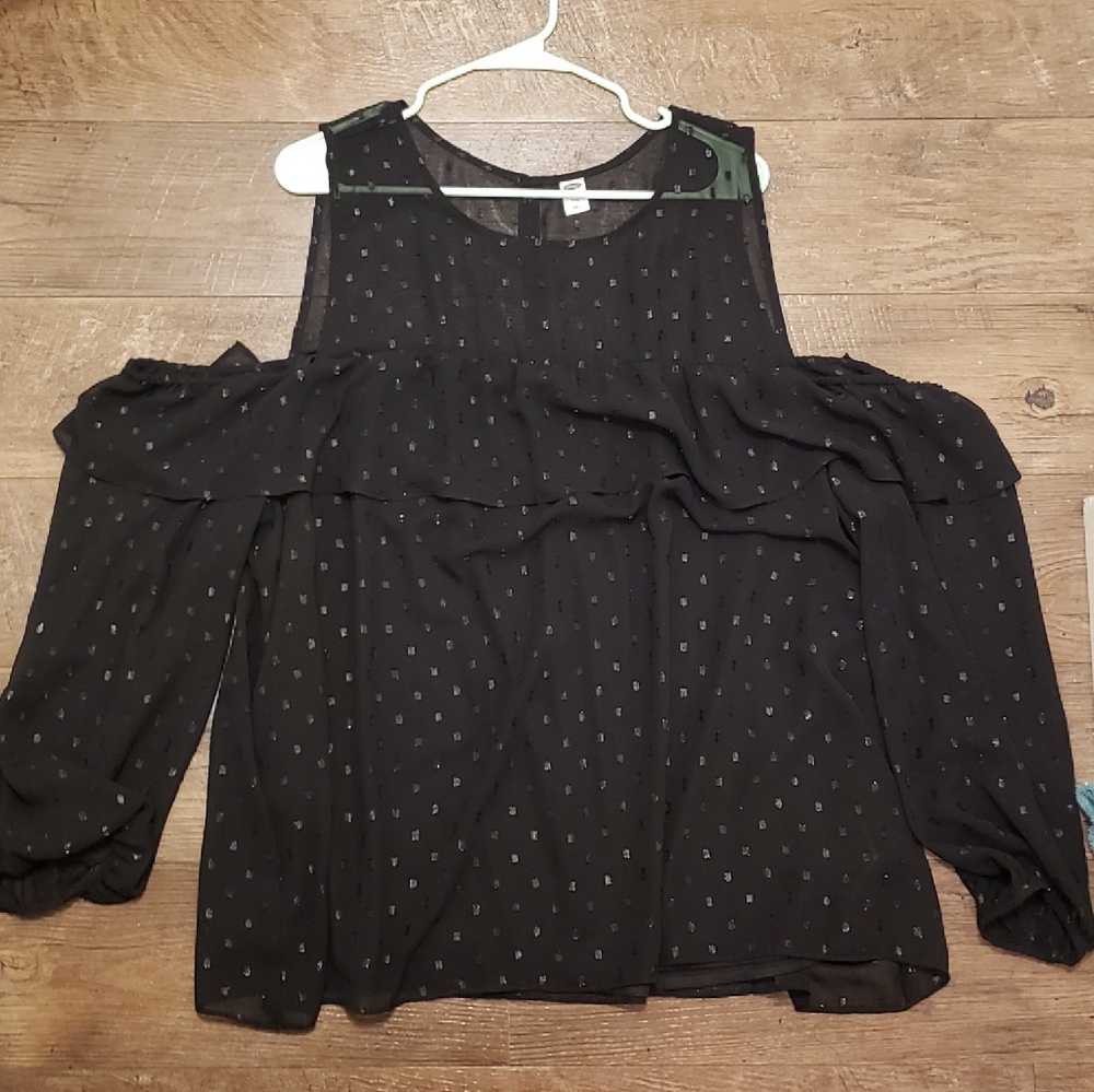 Old Navy cold shoulder top